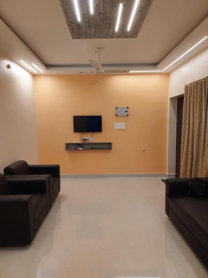 Srirangam Service Apartment Tiruchirappalli المظهر الخارجي الصورة