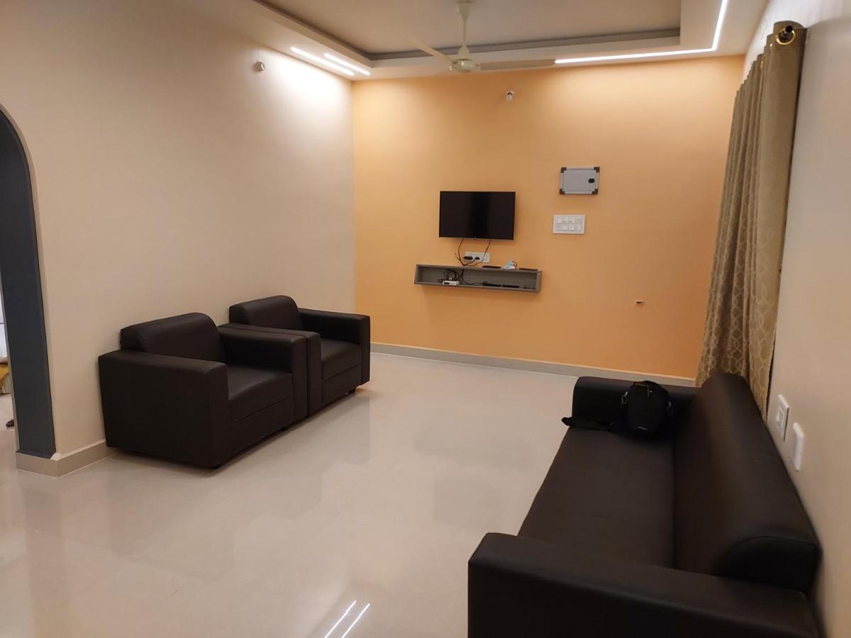 Srirangam Service Apartment Tiruchirappalli المظهر الخارجي الصورة